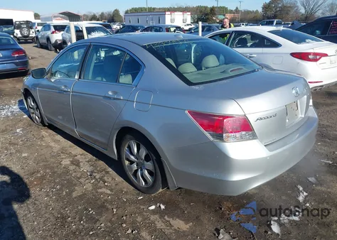 2010 Honda Accord 2.4 Ex-L из США, поврежденный, VIN 1HGCP2F88AA038042